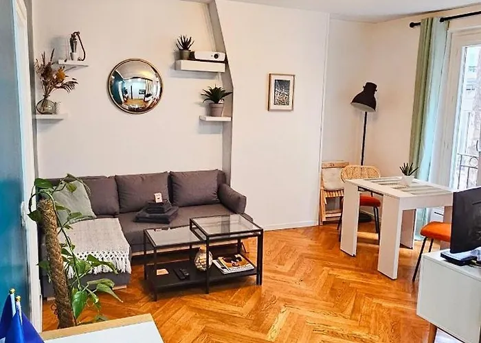Lovely Flat Abbesses Center - Montmartre *
