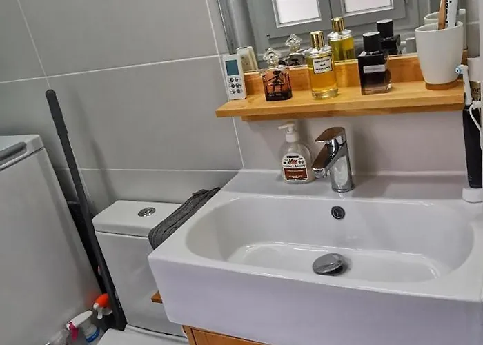 Appartement Lovely Flat Abbesses Center - Montmartre Parijs