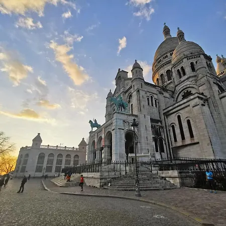 Lovely Flat Abbesses Center - Montmartre * 巴黎